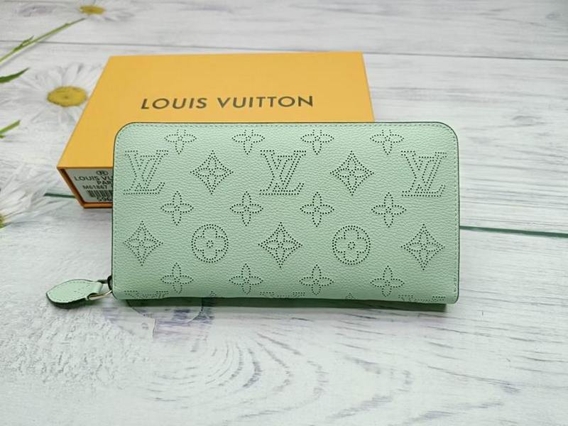 LV Wallets 74